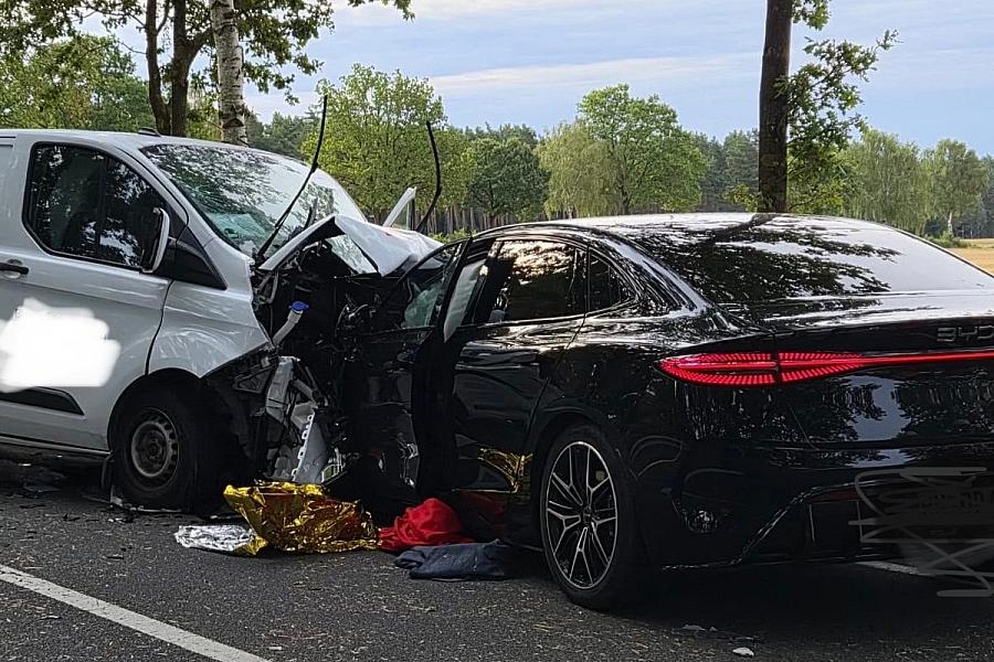 Schwerer Unfall auf B 216 bei Metzingen