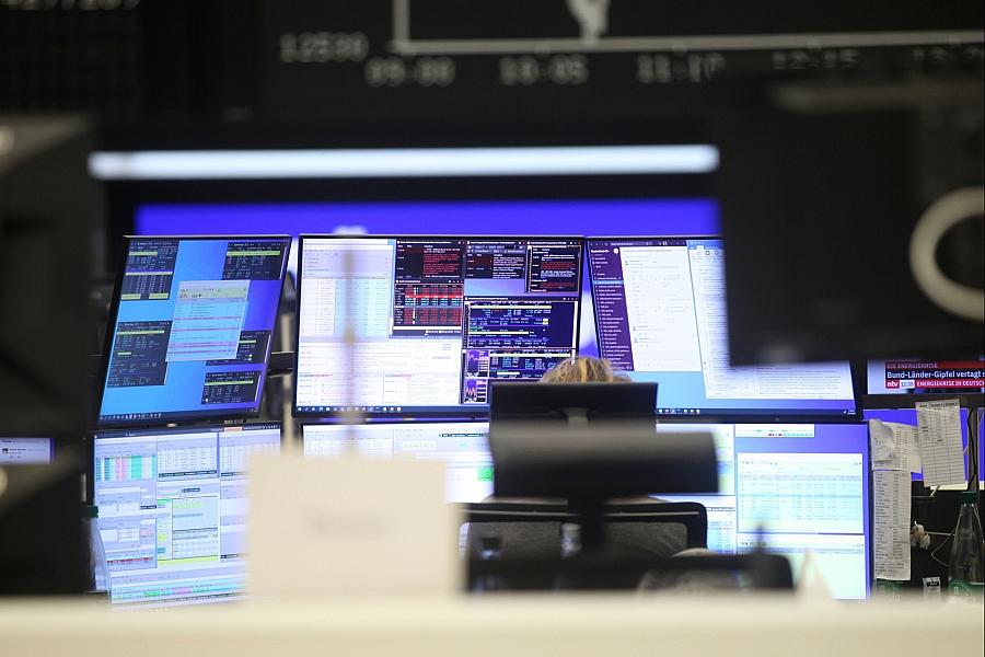 Dax trotz besserer ZEW-Konjunkturerwartungen weiter im Minus