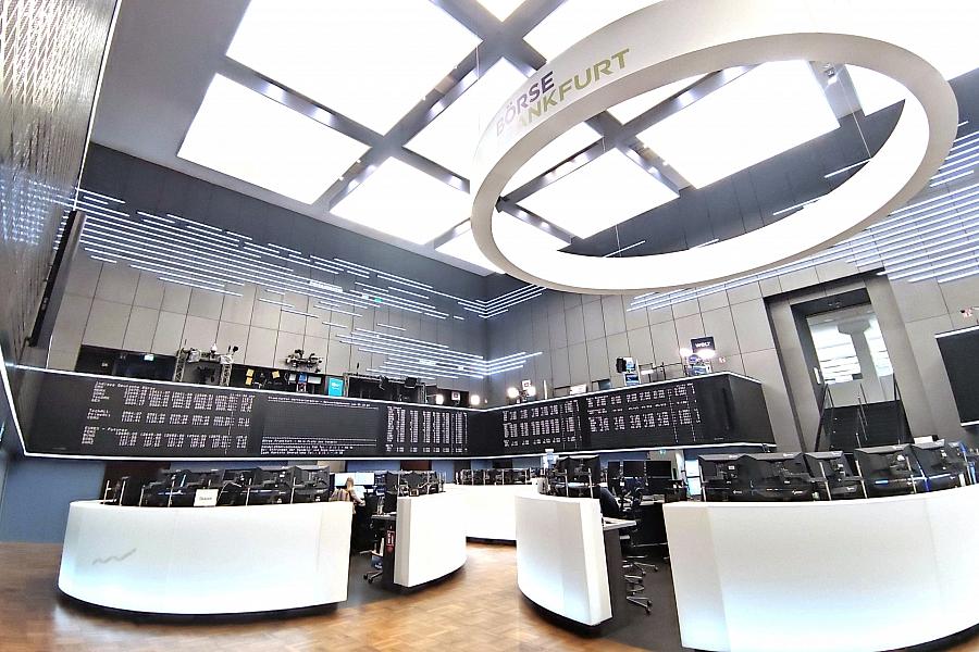 Dax gewinnt zum Wochenausklang – EZB meldet sinkende Inflationserwartungen in Europa