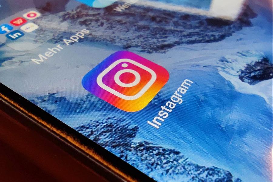 Prien will Mindestalter für soziale Medien notfalls mit deutschem Alleingang durchsetzen