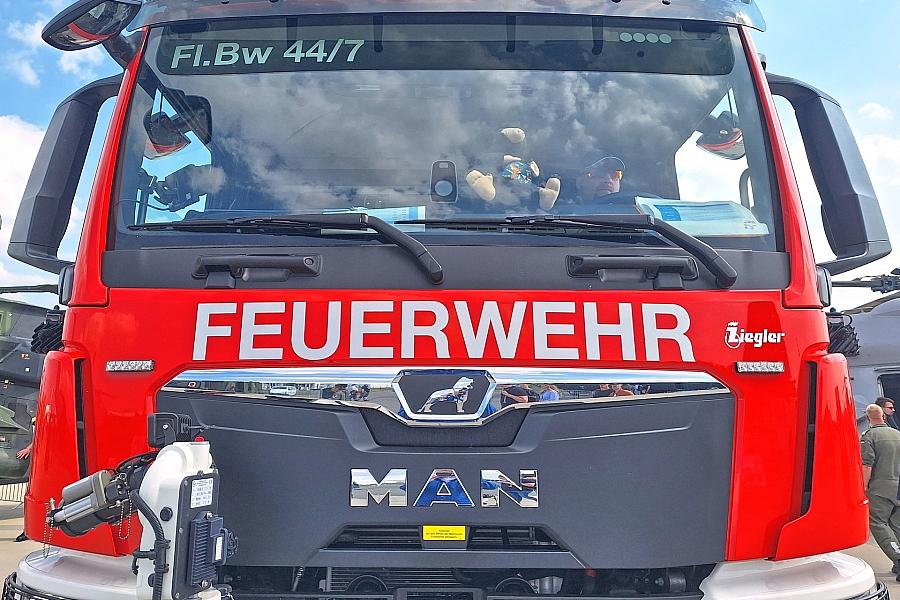 Eine Person bei Lagerhallenbrand in Bützow verletzt