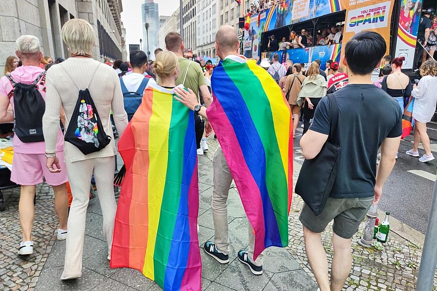 Drese bekräftigt beim CSD in Neustrelitz Solidarität mit der queeren Community