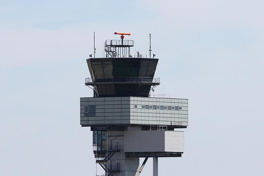 Drohne mit Sprengstoff am Flughafen Leipzig/Halle entdeckt – Nordbahn wieder offen, Südbahn weiter gesperrt