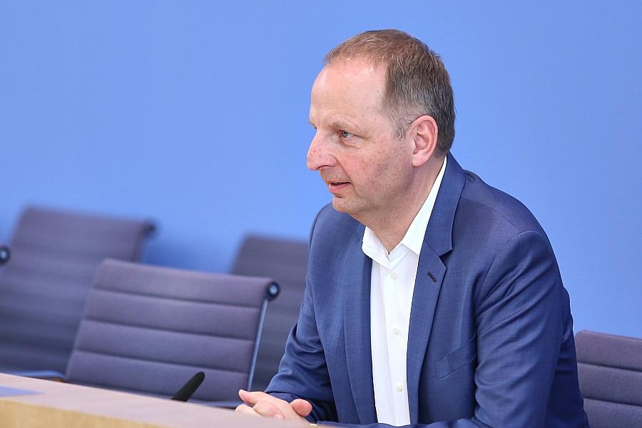 CDU-Klimapolitiker Heilmann kritisiert geplante Grundgesetzänderung und fordert Einsatz der Emissionshandel-Einnahmen