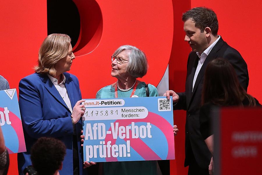 Linke fordert SPD bei AfD-Verbotsprüfung zu konkreten Schritten auf