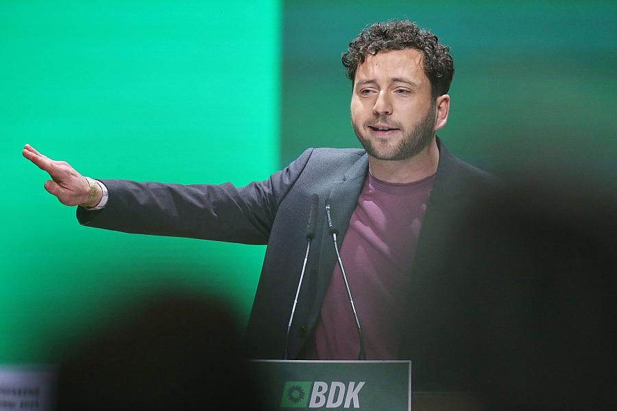 Grünen-Chef Banaszak fordert mehr Engagement in Ostdeutschland