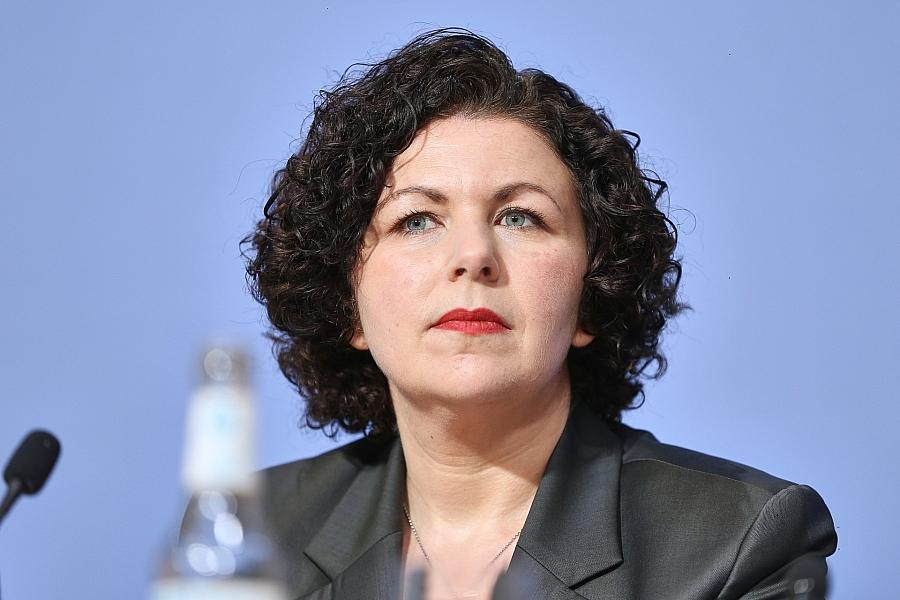BSW-Chefin Mohamed Ali fordert Rücktritt von Thüringens Ministerpräsident Voigt und kritisiert Brombeerkoalition