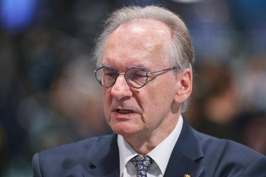 Reiner Haseloff empfiehlt Friedrich Merz eine empathische Ansprache an die Bevölkerung