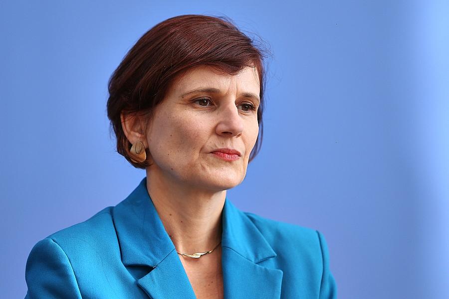 Pflegereform: Katja Kipping fordert Pflegevollversicherung und warnt vor Pflegenotstand