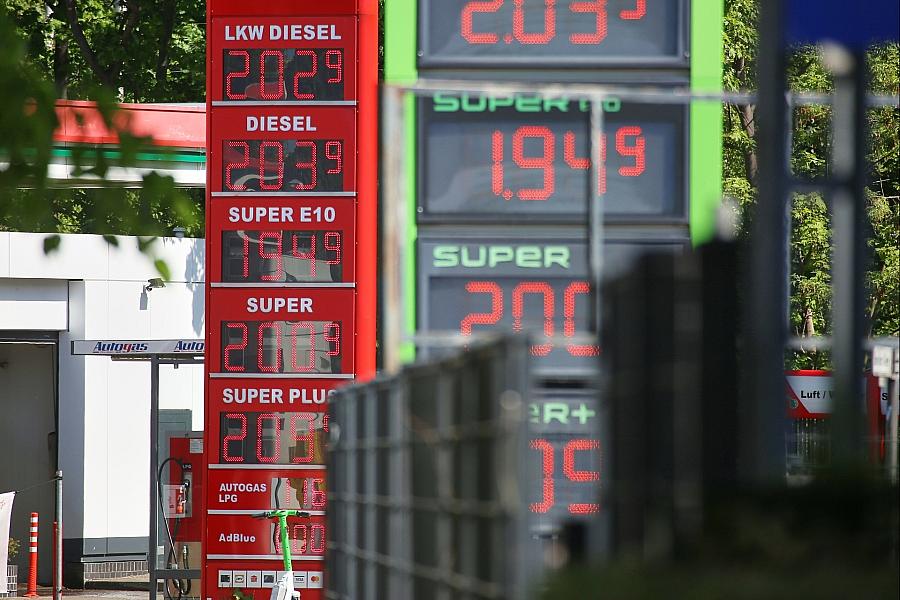 Grünen-Chefin Brantner fordert 250-Euro-Energiepauschale und Stromsteuersenkung gegen hohe Spritpreise