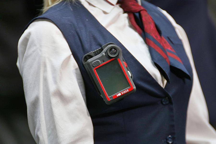 Justizministerin Hubig plant härtere Strafen bei Angriffen auf Bahn-Mitarbeiter und Rettungskräfte