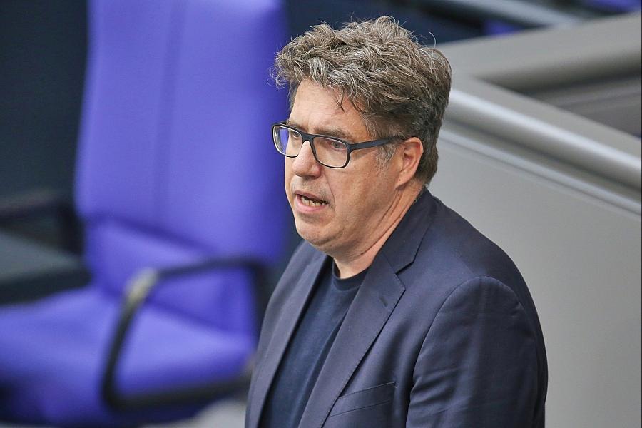 Spritpreise: Grüne nennen geplanten Tankrabatt eine schlechte Idee und fordern Direktzahlungen