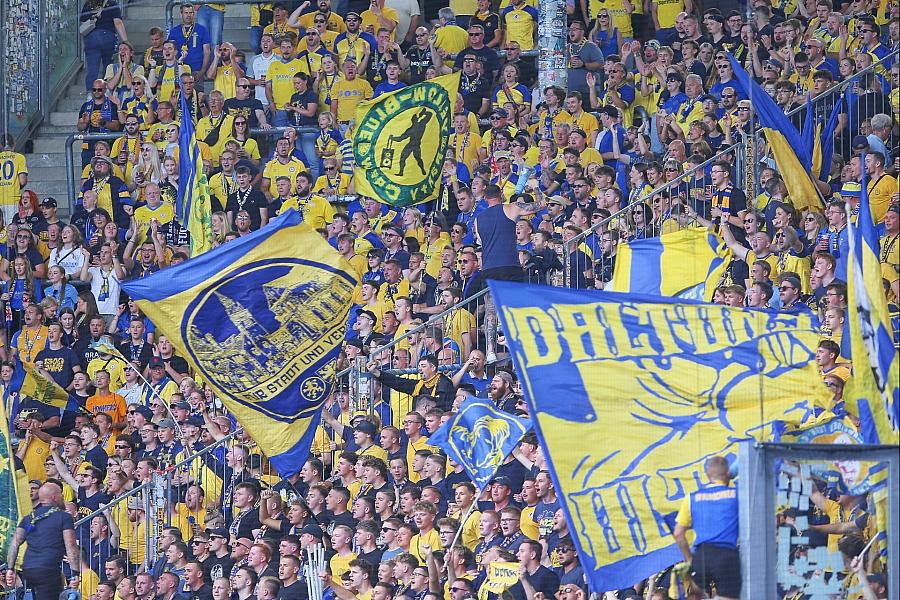 Eintracht Braunschweig: Fan stirbt nach medizinischem Notfall vor Spiel gegen Dynamo Dresden