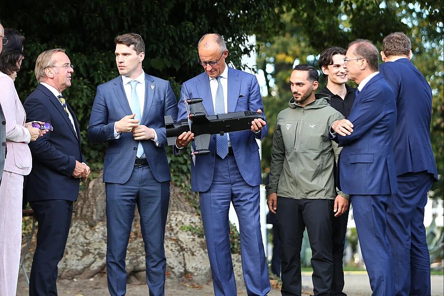 Drohnenangriffe auf Stromnetz: Bundesinnenministerium erwägt Beleihung privater Firmen zur Abwehr