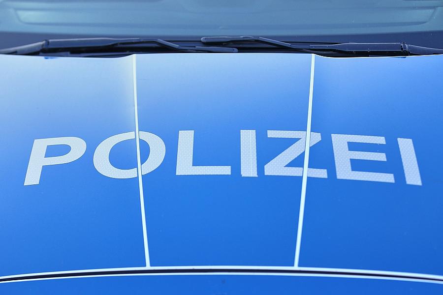 Polizei findet Kugelbombe bei stillgelegtem Kohlekraftwerk Frimmersdorf in Grevenbroich