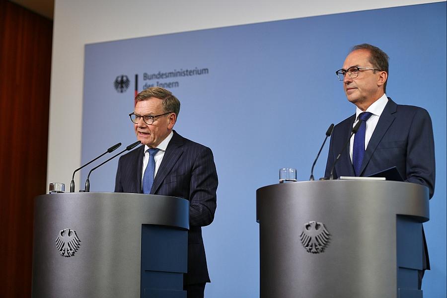 Johann Wadephul und Alexander Dobrindt am 01.09.2026
