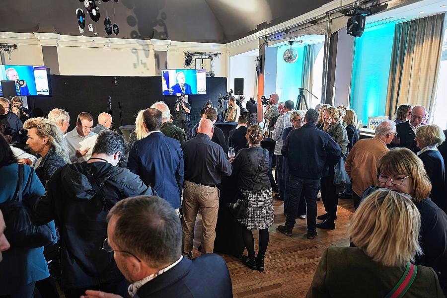 Landtagswahl Mecklenburg-Vorpommern Endergebnis: AfD 38,2 Prozent vor SPD, CDU scheitert an 5-Prozent-Hürde