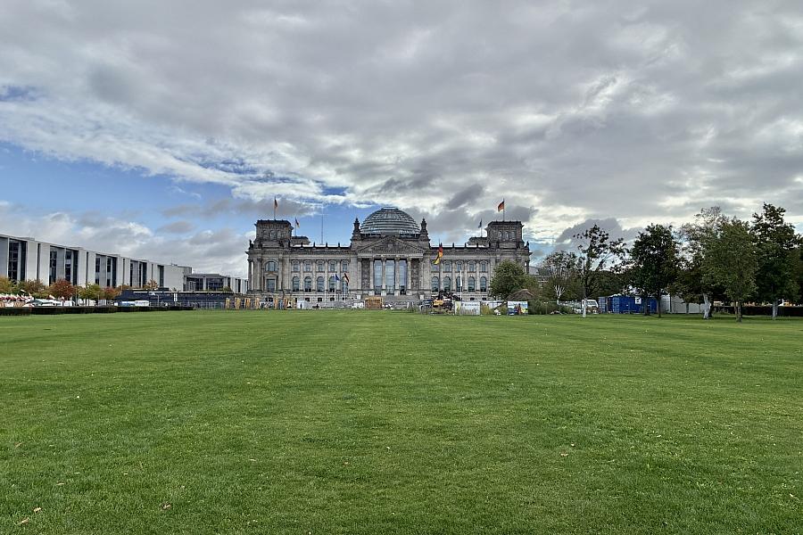Bundestag plant eigenen KI-Chatbot für Abgeordnete und Verwaltung noch in diesem Jahr