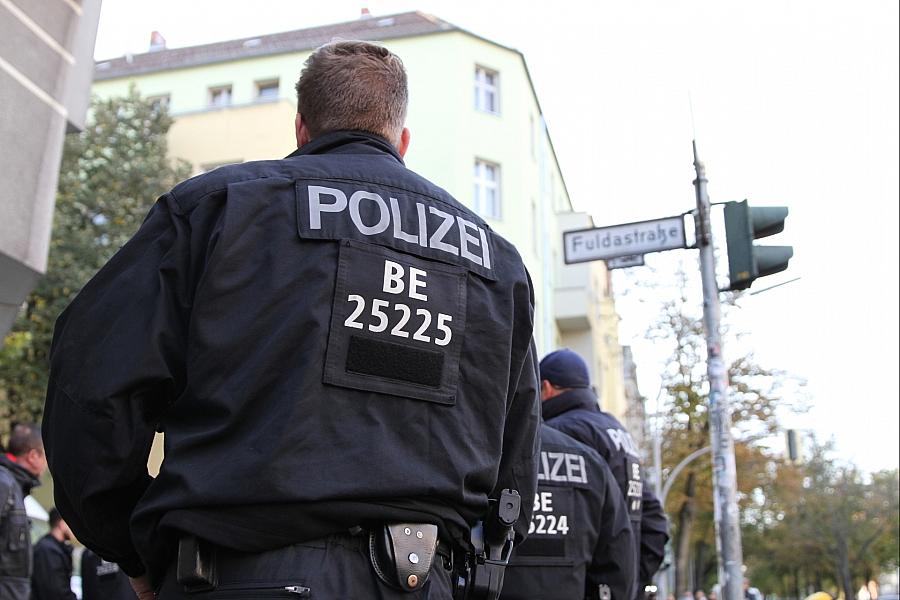 Ahmad Mansour kritisiert Linke in Berlin scharf: Polizei braucht mehr Unterstützung statt Kritik