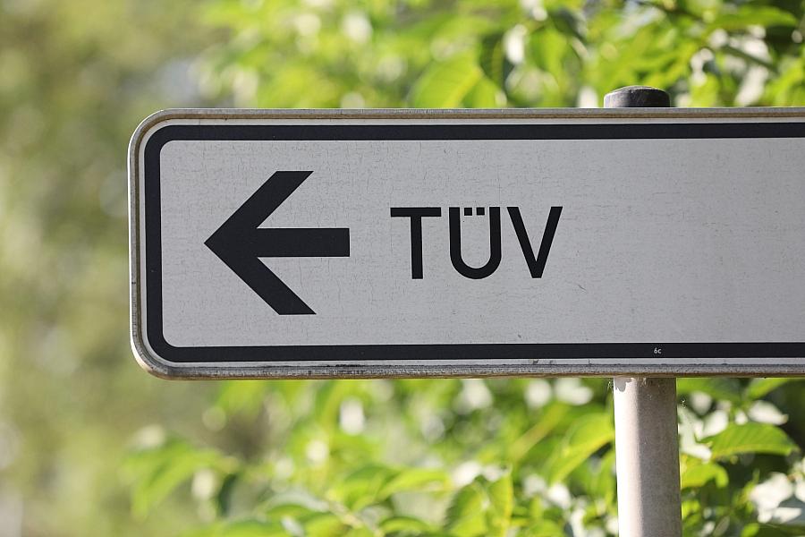 TÜV: KI-Sprachmodelle wie ChatGPT brauchen verpflichtende Sicherheitsabnahme vor Marktstart
