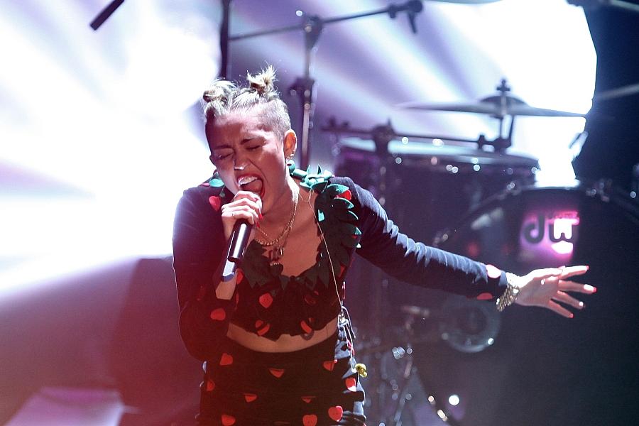 Deutsche Album Charts: Kissin Dynamite auf Platz 1, Top 5 komplett mit Neueinsteigern