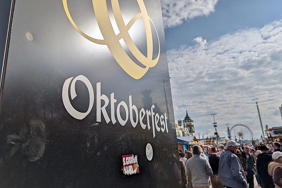 Tödlicher Betriebsunfall auf dem Oktoberfest: Mitarbeiter eines Fahrgeschäfts gestorben