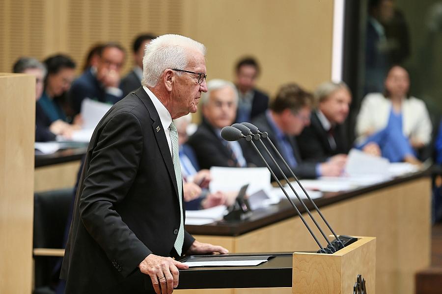 Winfried Kretschmann warnt: Demokratie in Deutschland ist enorm gefährdet – Kritik an AfD-Umgang