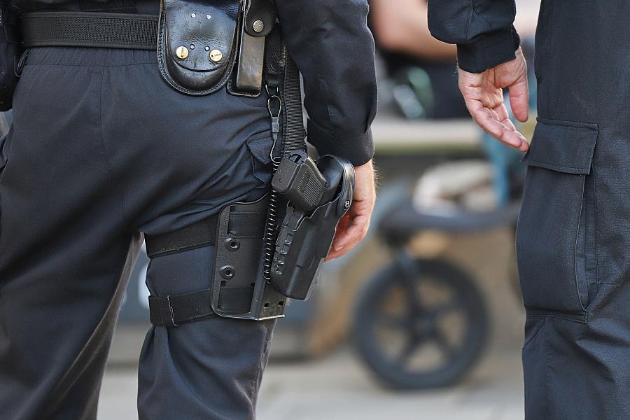 Berliner Polizei zählt 585 Schusswaffendelikte im ersten Halbjahr 2026 – 118 Geschädigte