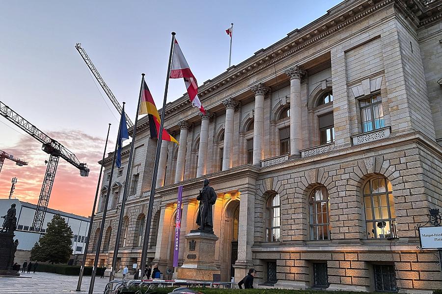 SPIEGEL-Ipsos-Politikmonitor: 42 Prozent der Deutschen lehnen Linken-Bündnis mit Grünen und SPD in Berlin ab