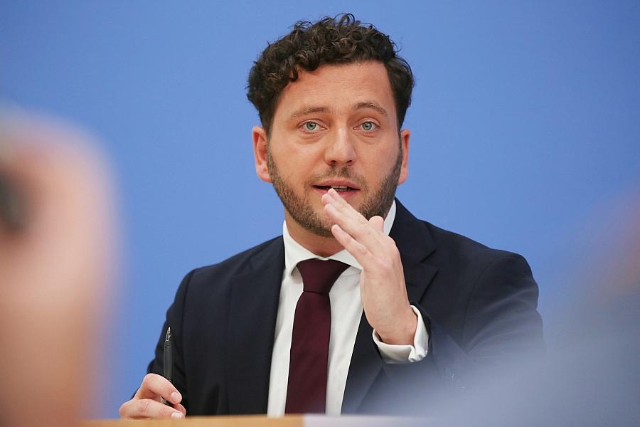 Banaszak zu Jugendprotesten: Unzufriedenheit junger Menschen ist nachvollziehba