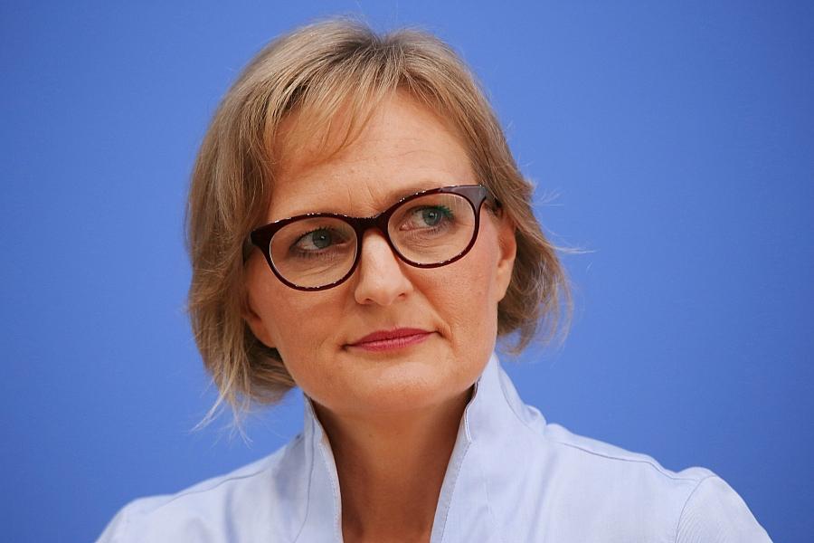 Brantner fordert neues Verfahren zum Parteiausschluss von Gerhard Schröder: SPD unter Druck