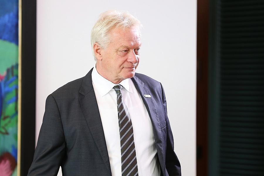 Landwirtschaftsminister Rainer: Suizidrate unter Landwirten dreimal höher als in der Bevölkerung