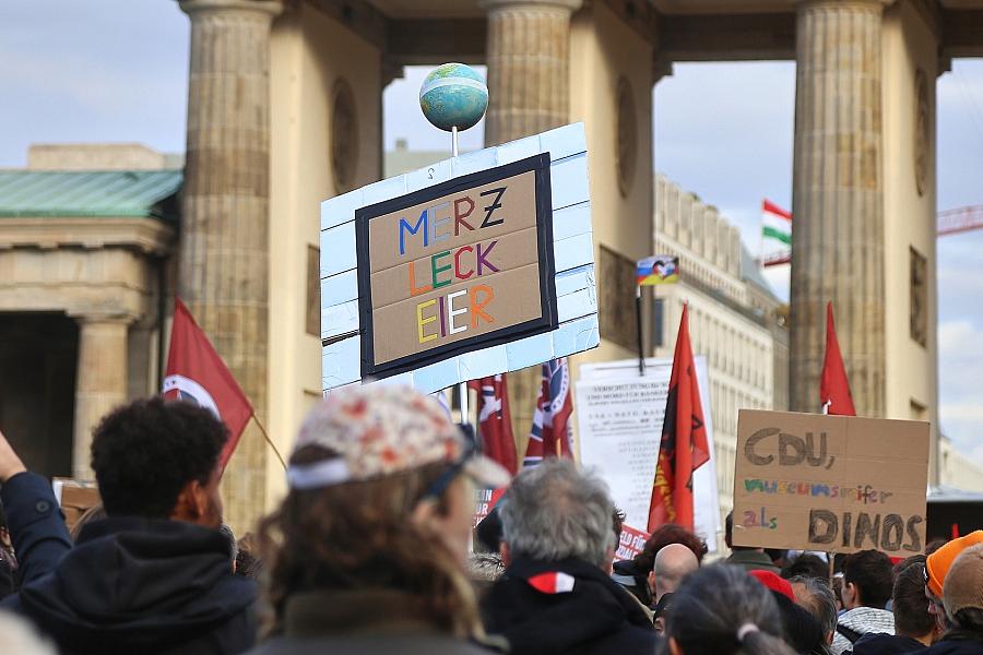 GdP zieht gemischte Bilanz der Gen-Z-Proteste: Friedlich, aber Ausschreitungen in mehreren Städten