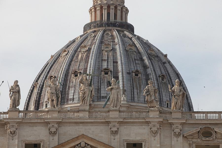 Papst Leo XIV. Lungenkrebs: OP in Gemelli-Klinik erfolgreich – Lungenadenokarzinom bestätigt