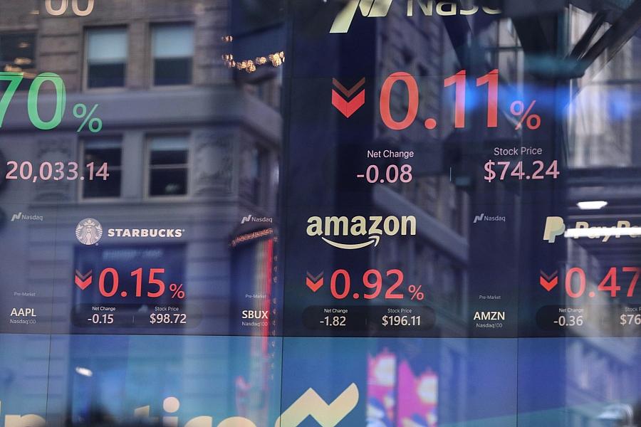 US-Börsen uneinheitlich: Dow im Plus, Nasdaq 100 leicht im Minus, KI-Aktien im Fokus