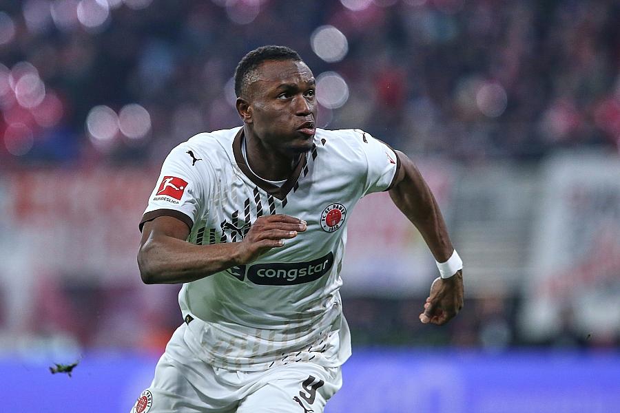 FC St. Pauli gewinnt 2:0 gegen Karlsruher SC in der 2. Bundesliga