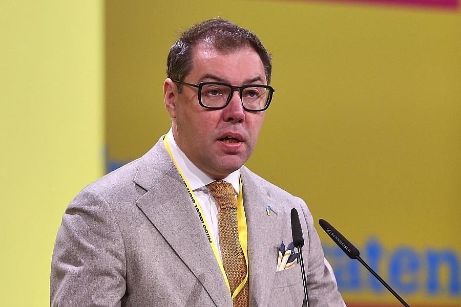 Ukraine-Botschafter Makeiev kritisiert Schröder für Besuch bei Putin: „Tiefer kann man kaum sinken“
